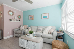 Ashore Beach Retreat-1BR 1BA with pool, parking, 1 & half block to Beach & Boardwalk, Morey's Pier